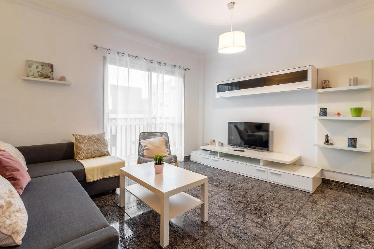 Flatguest Cicer - 3Bdr + Balcony + Beach Apartment Las Palmas de Gran Canaria